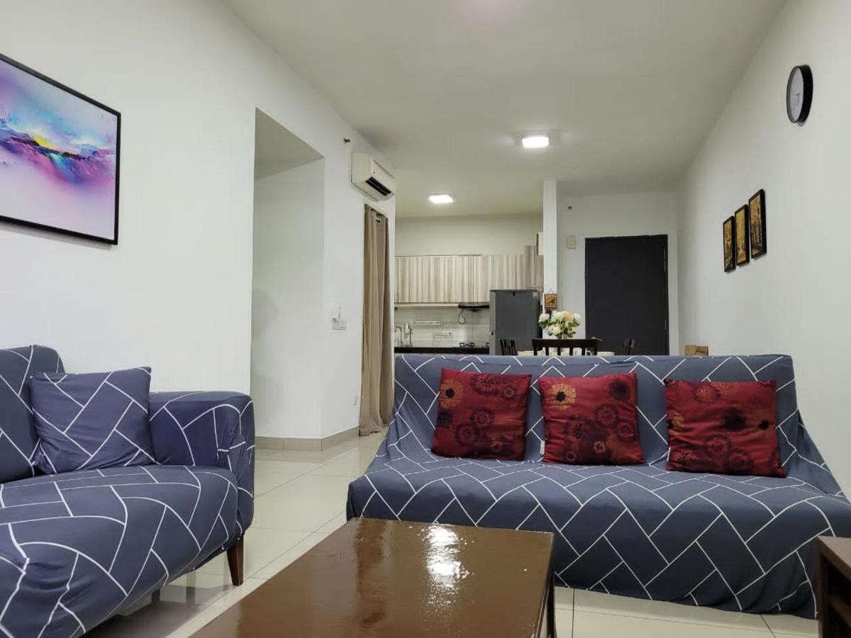 Homestay D'Univ 360 Place Seri Kembangan Exteriör bild