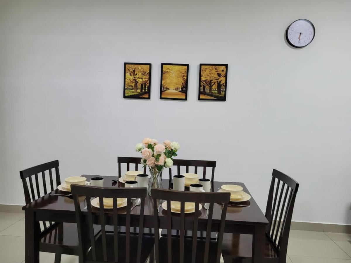 Homestay D'Univ 360 Place Seri Kembangan Exteriör bild